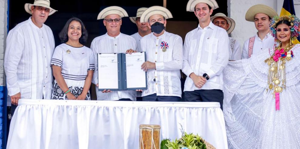 Presidente Cortizo sanciona ley que reconoce el Festival del Tambor y la Pollera de San José de Las Tablas